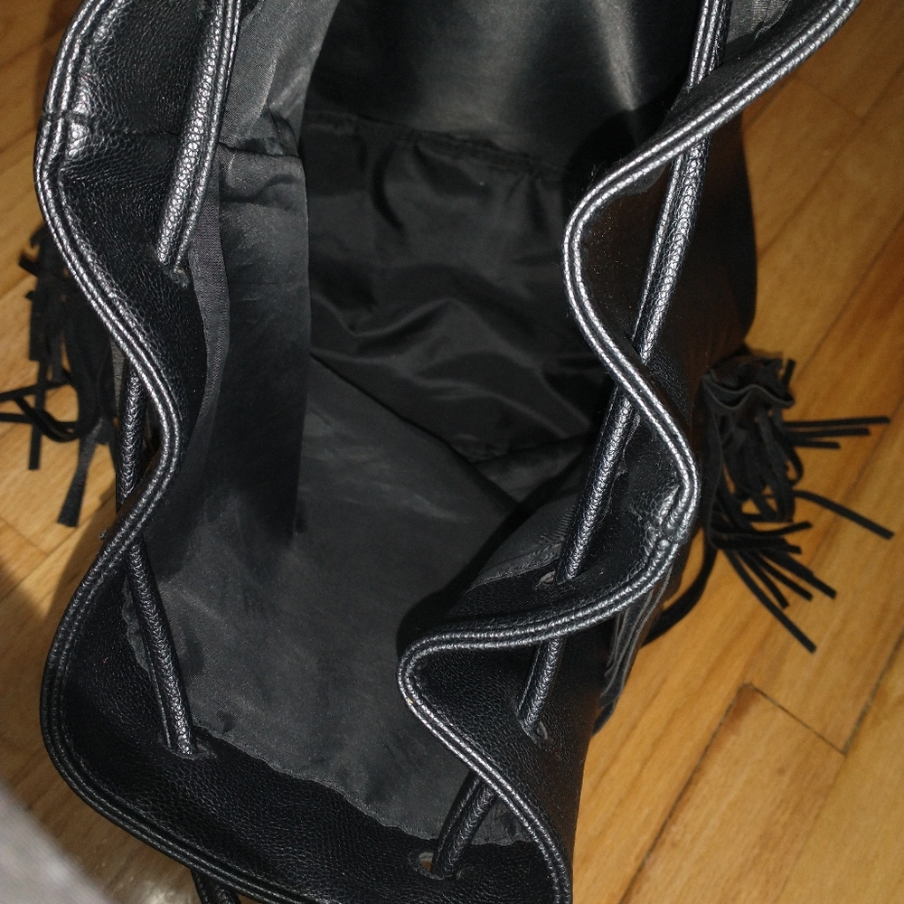 Victoria's secrets women faux black leather drawstring bag with fringe - Picture 8 of 9